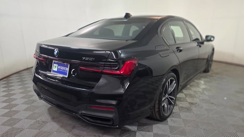 Used 2021 BMW 750i xDrive w/ Luxury Rear Seating Package image 7
