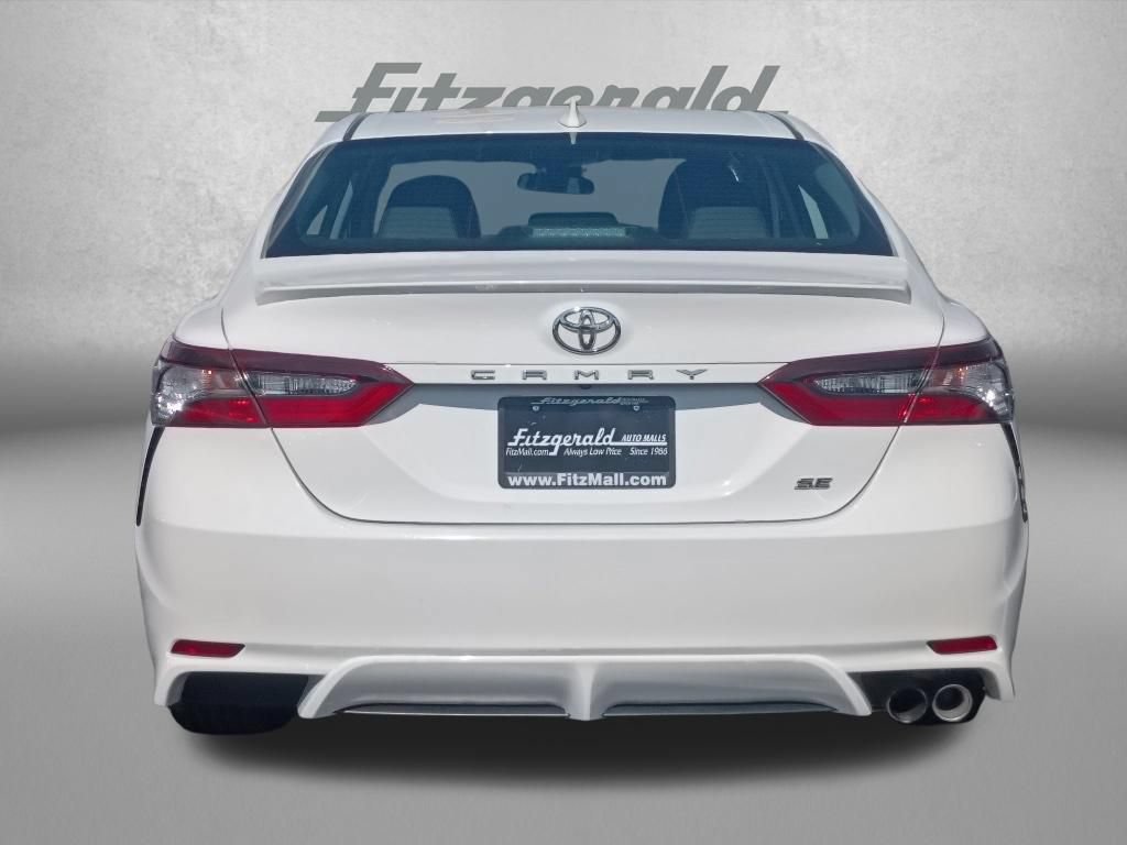 Used 2021 Toyota Camry SE FWD image 5