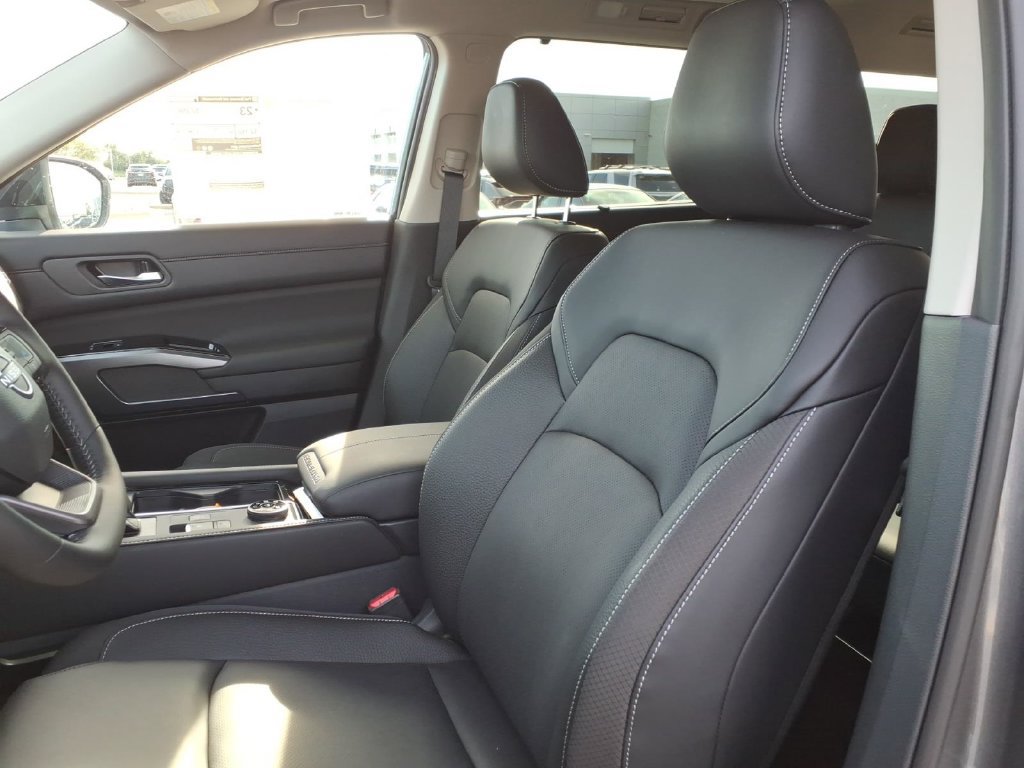 New 2026 Nissan Pathfinder SL AWD/4WD image 17