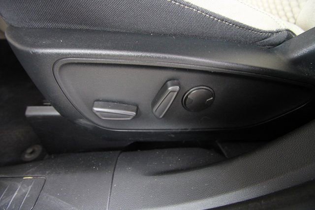 Used 2021 Ford Escape SE image 15