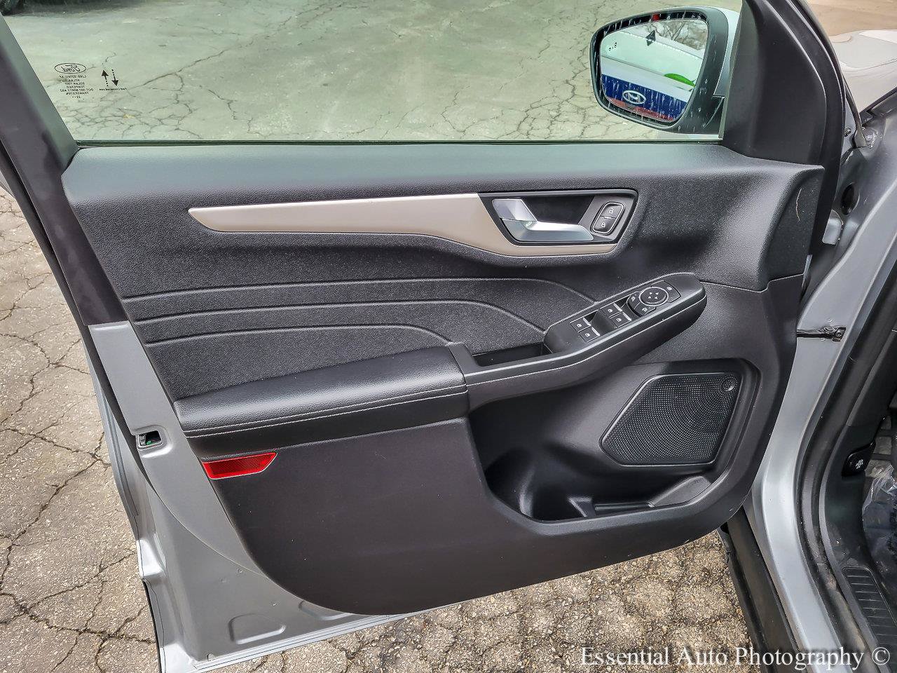 Used 2022 Ford Escape SEL FWD image 24