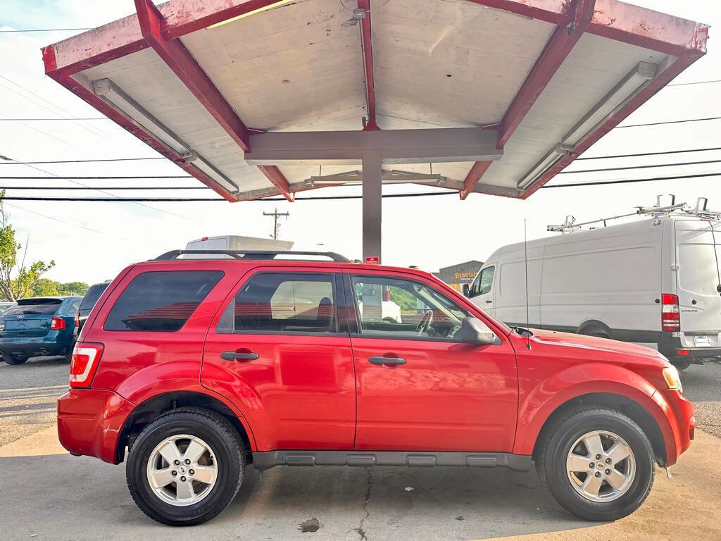 Used 2012 Ford Escape XLT AWD/4WD image 3