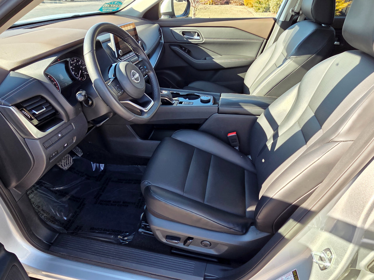 Used 2023 Nissan Rogue SV w/ SV Premium Package image 7