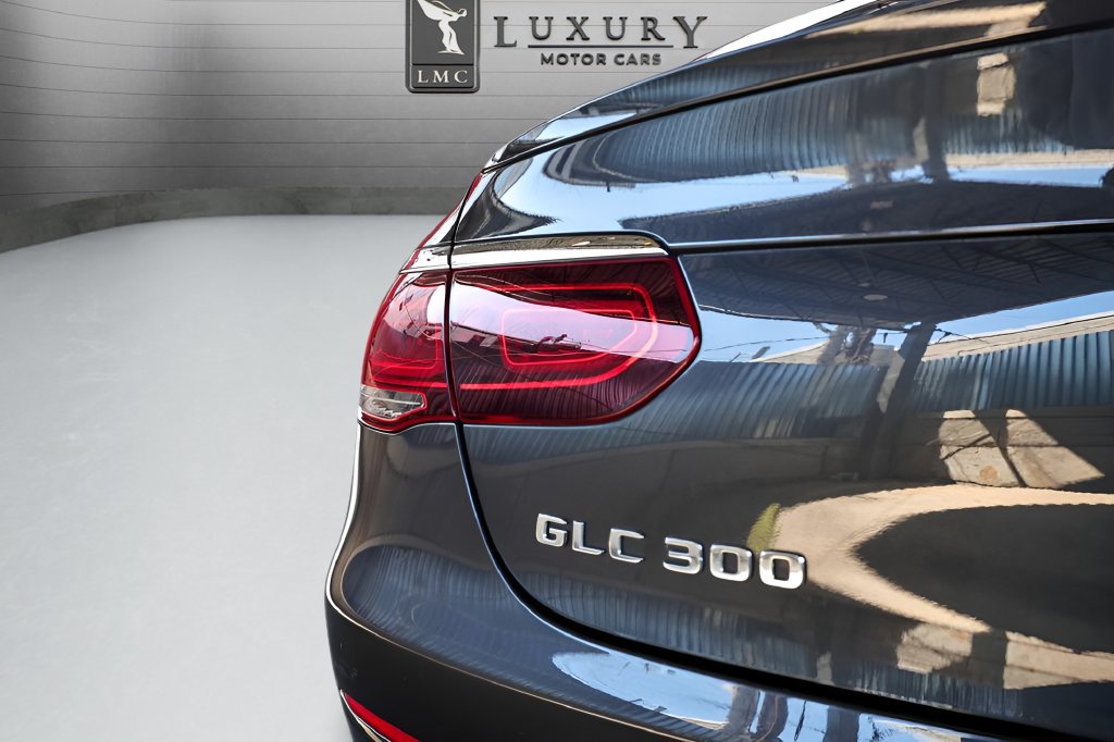 Used 2022 Mercedes-Benz GLC 300 4MATIC Coupe image 14