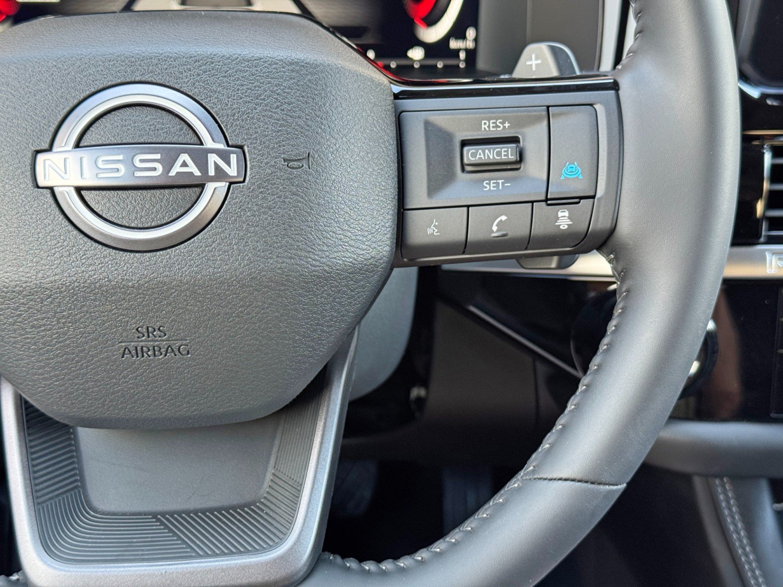 Used 2026 Nissan Pathfinder Platinum FWD image 23