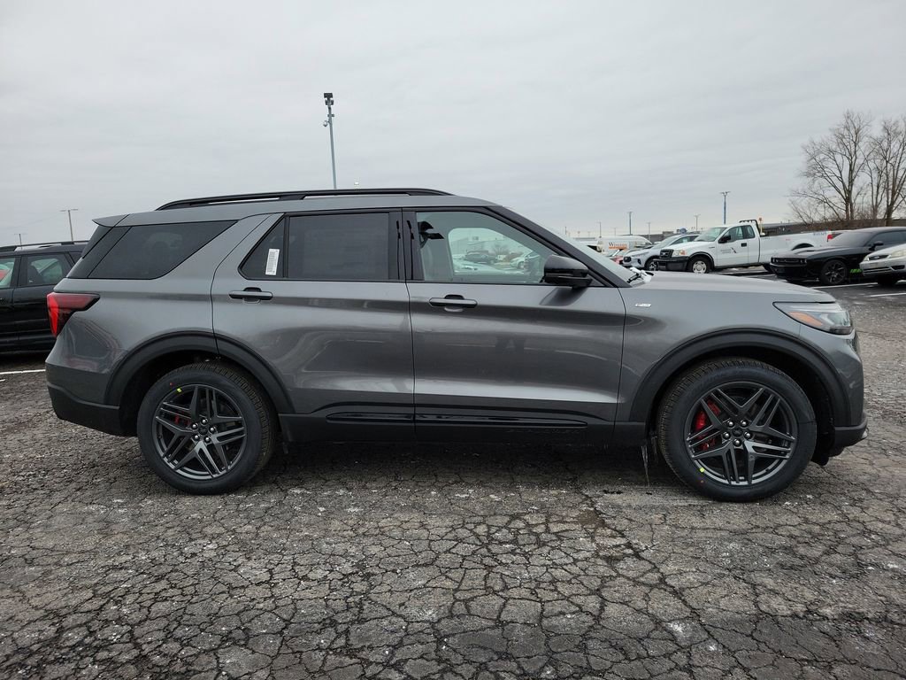 New 2026 Ford Explorer ST-Line w/ ST-Line Street Pack image 3