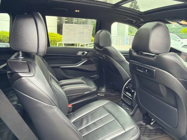 Used 2020 BMW X7 xDrive40i w/ M Sport Package AWD/4WD image 12