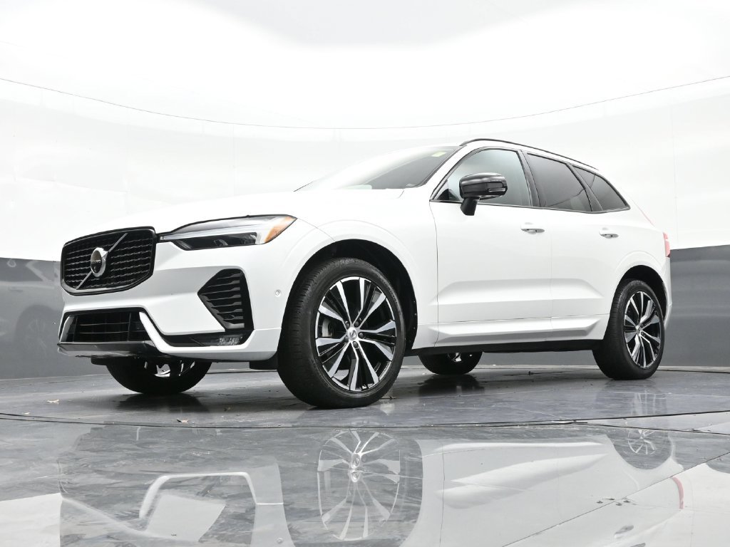 Certified 2024 Volvo XC60 B5 Plus AWD/4WD image 27