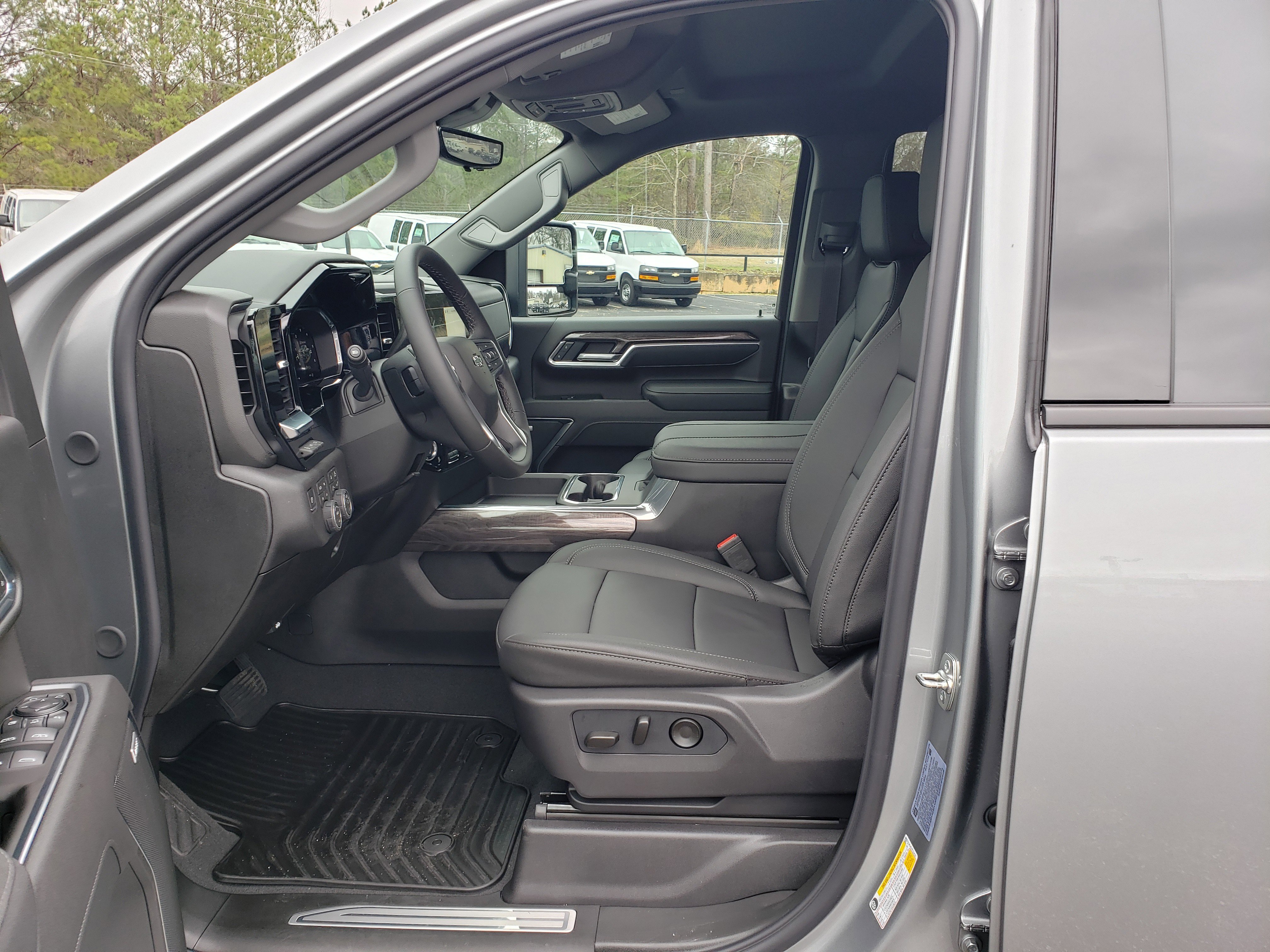 New 2026 Chevrolet Silverado 3500 LTZ w/ Trail Boss Package image 32