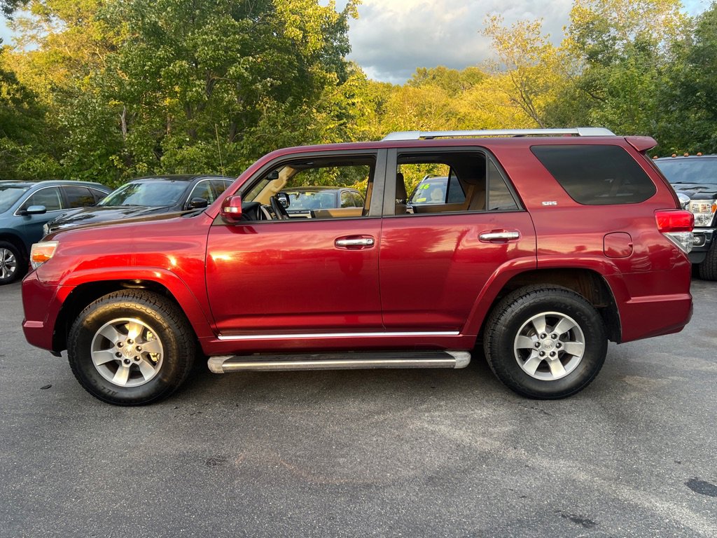 Used 2011 Toyota 4Runner SR5 image 2