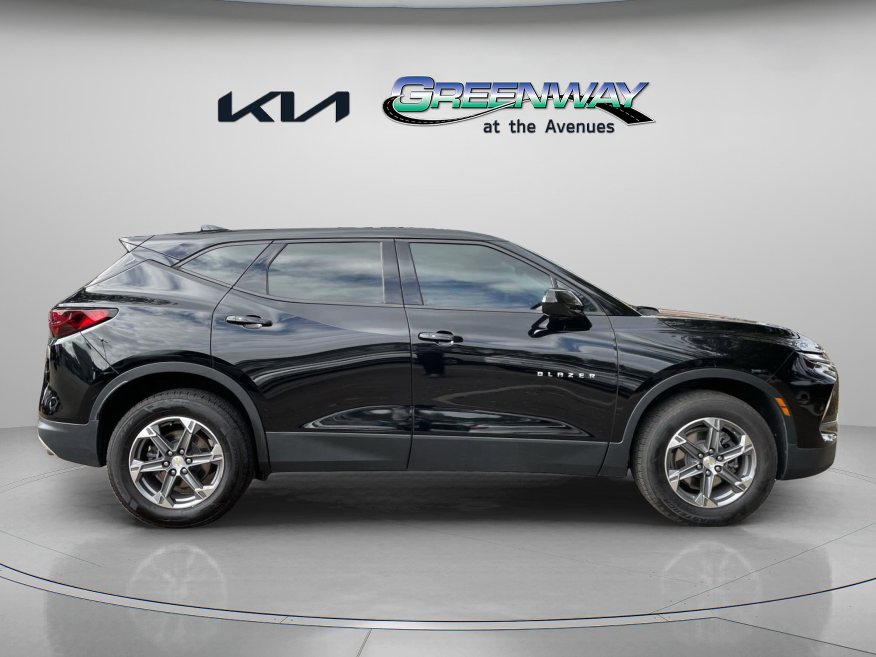 Used 2023 Chevrolet Blazer LT image 5