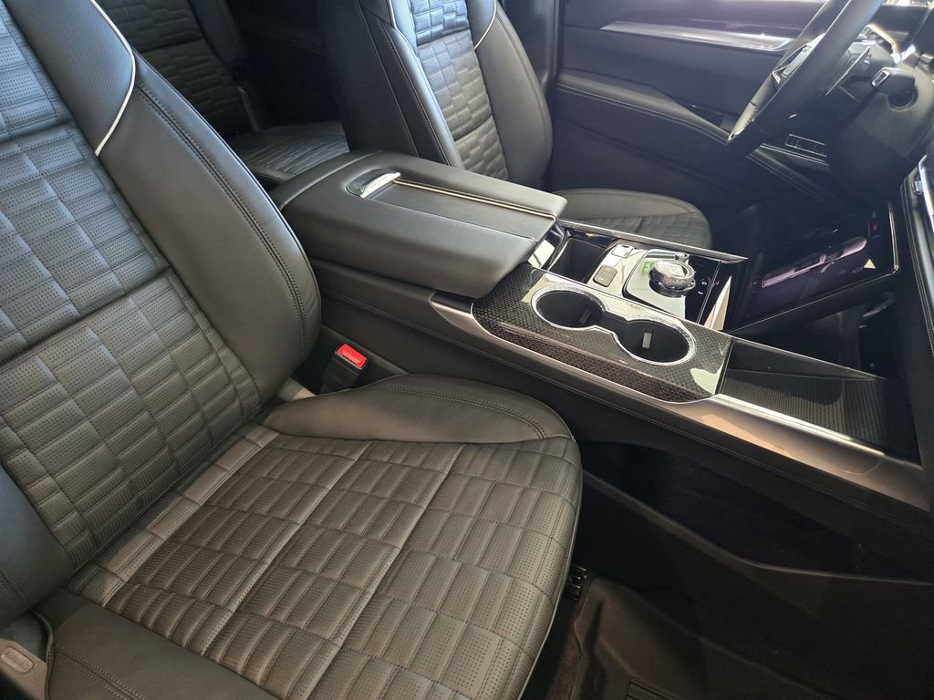 New 2026 Cadillac Escalade V image 6