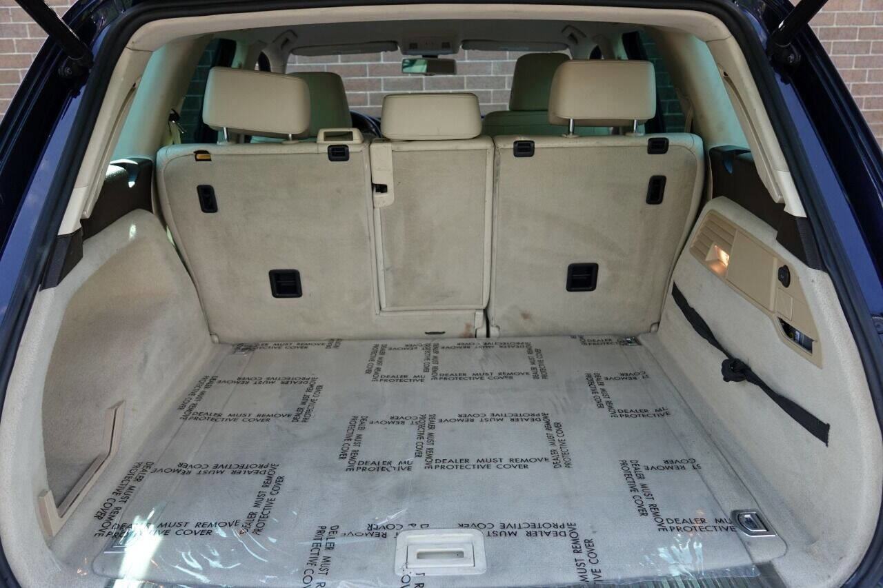 Used 2012 Volkswagen Touareg Sport image 64