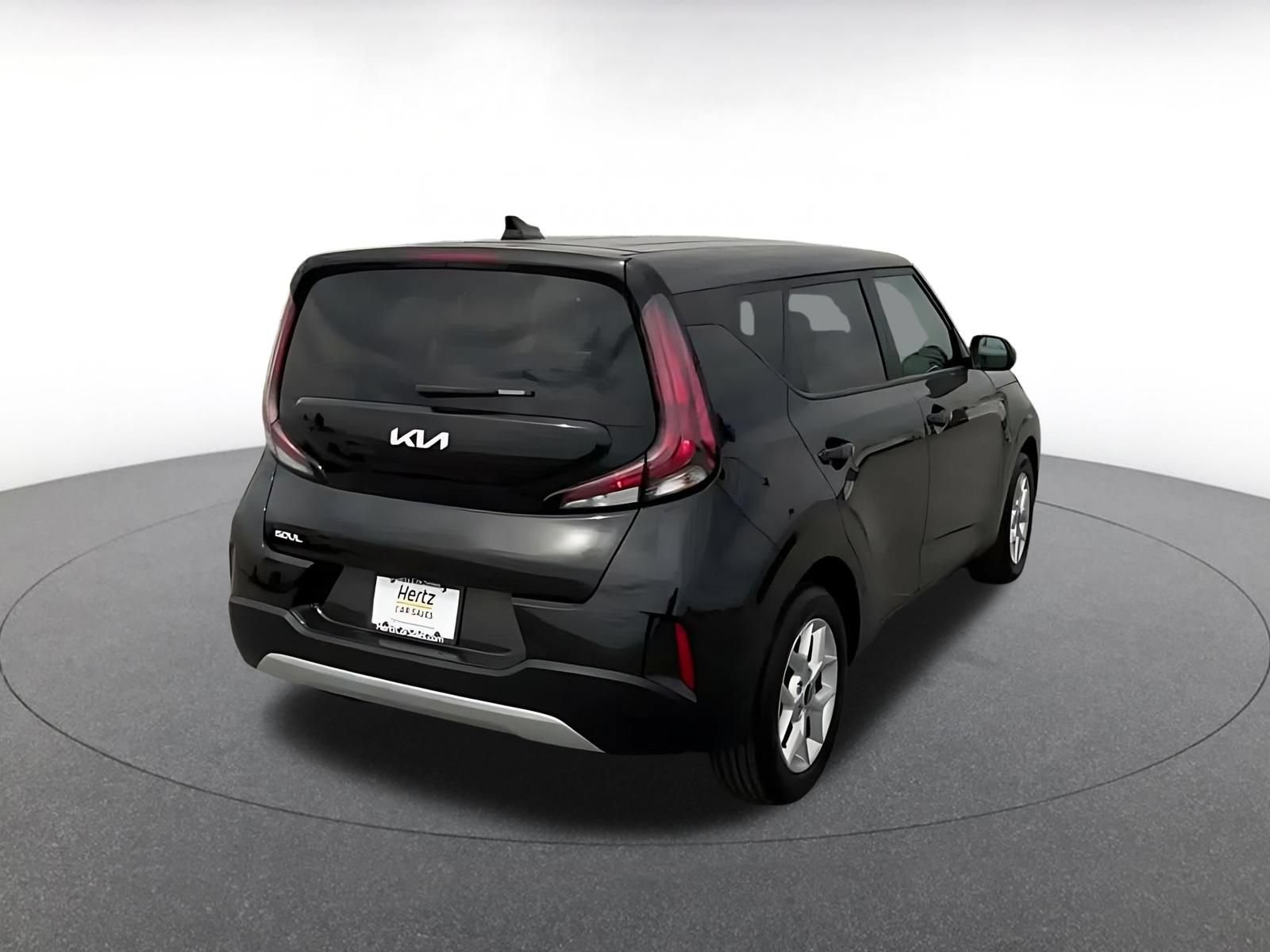 Used 2025 Kia Soul LX w/ LX Technology Package FWD image 13