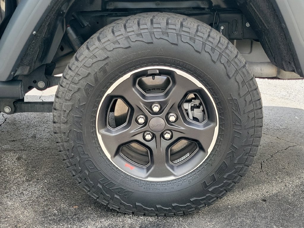 Used 2023 Jeep Gladiator Rubicon AWD/4WD image 12