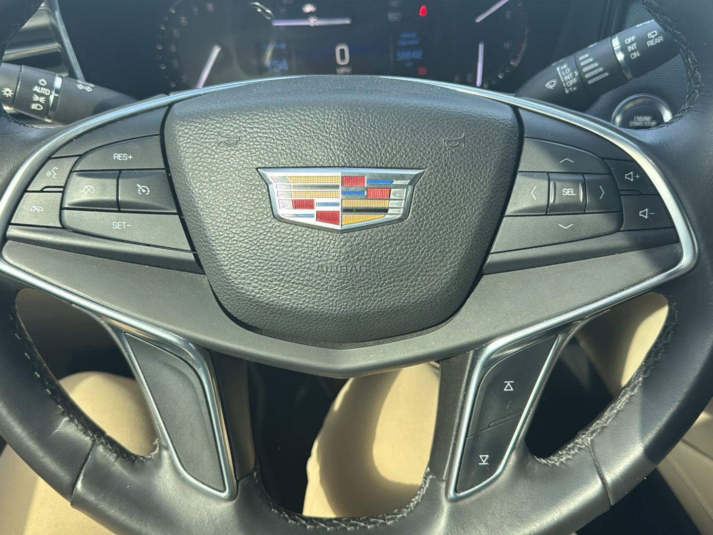 Used 2017 Cadillac XT5 FWD image 12