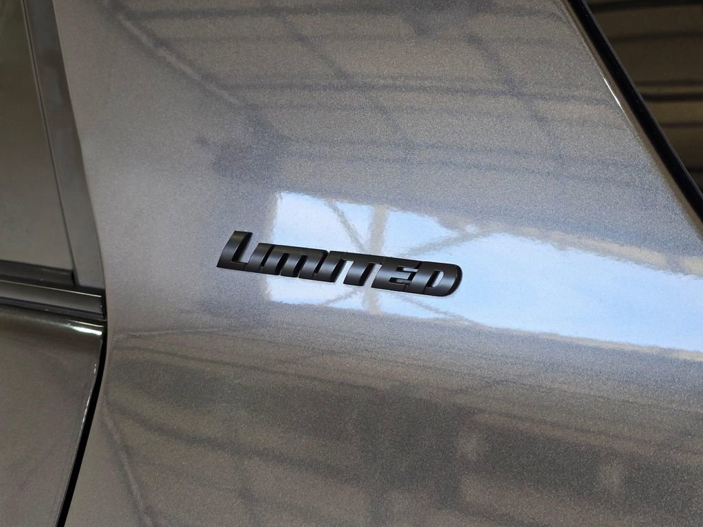 Used 2019 Toyota 4Runner Limited AWD/4WD image 30