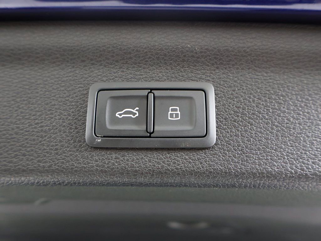 Certified 2025 Audi Q3 2.0T Premium w/ Convenience Package image 17