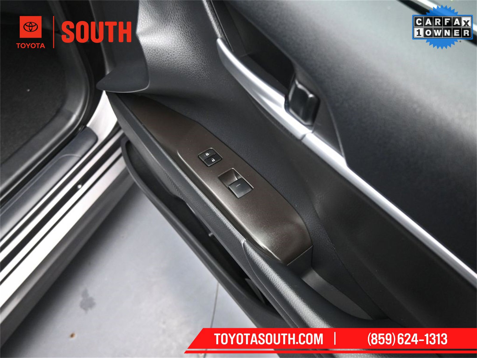 Used 2024 Toyota Camry SE image 33