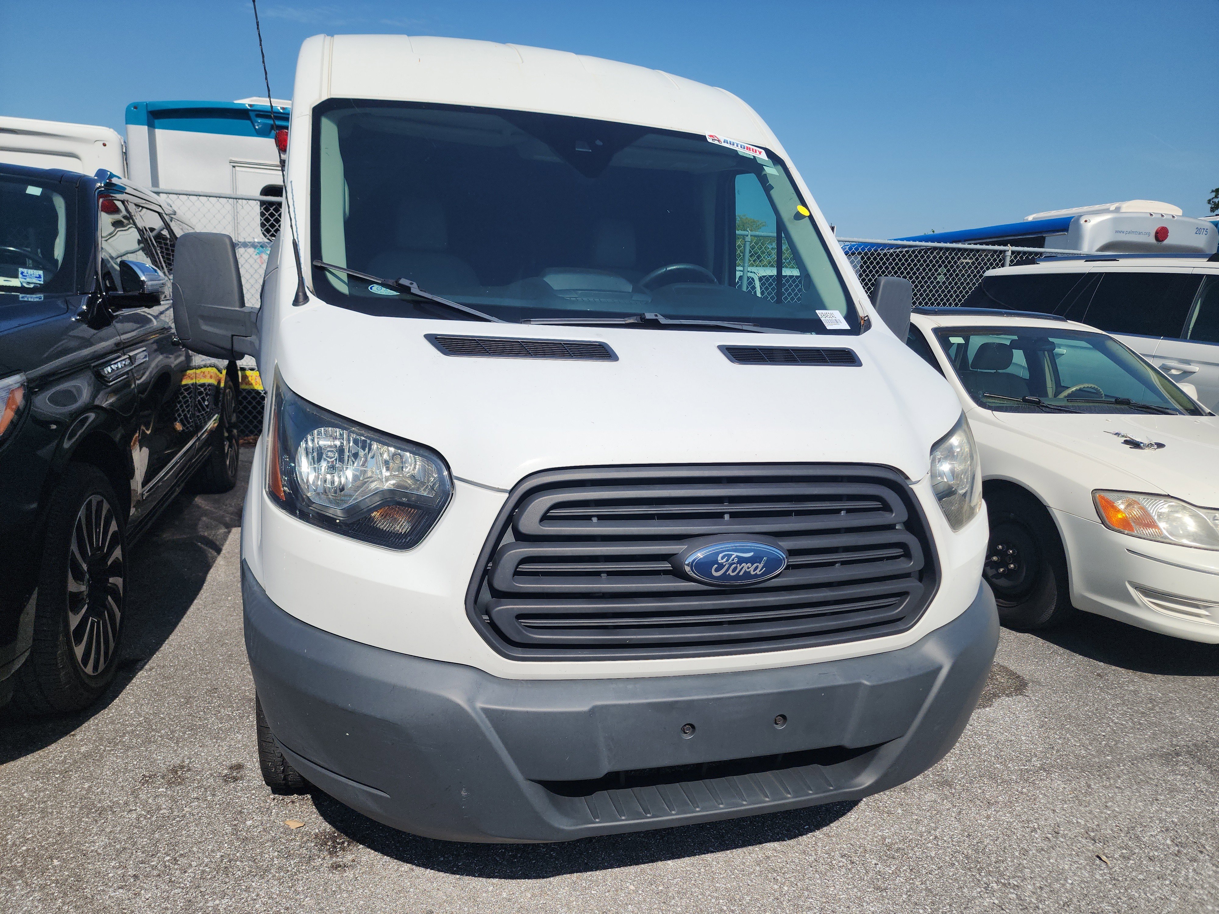 Used 2018 Ford Transit 250 148 Medium Roof RWD image 2