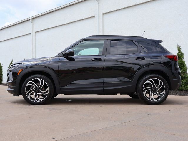 Used 2024 Chevrolet TrailBlazer RS w/ Driver Confidence Package FWD image 4