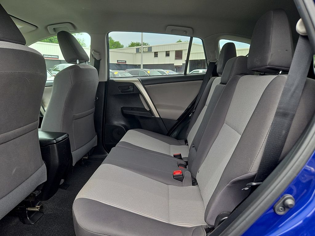Used 2015 Toyota RAV4 LE AWD/4WD image 12