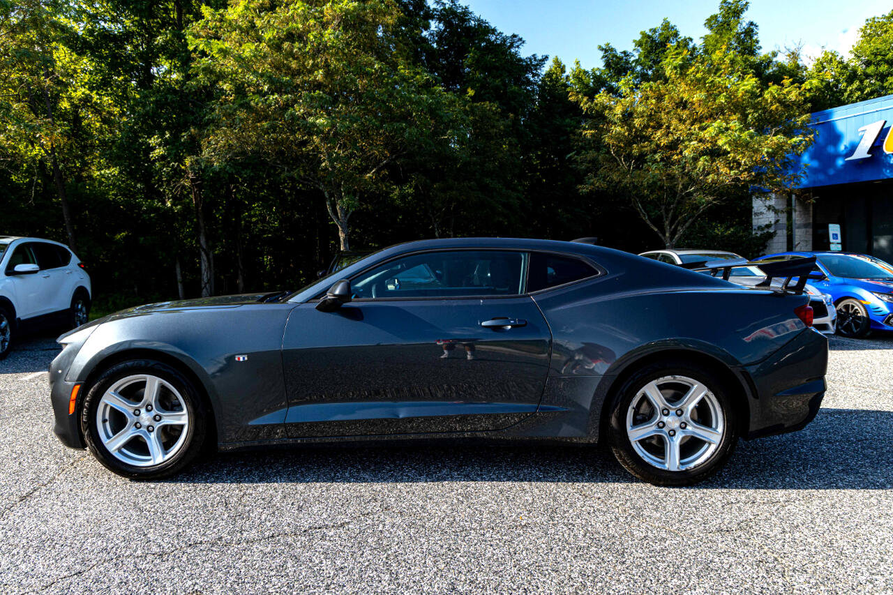 Used 2020 Chevrolet Camaro LT image 3