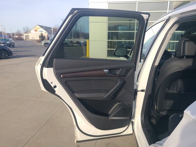 Used 2024 Audi Q5 2.0T Premium Plus w/ Premium Plus Package image 14