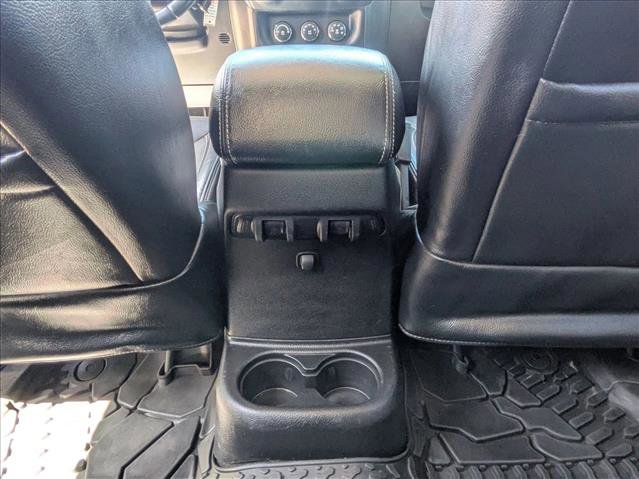 Used 2016 Jeep Wrangler Unlimited Rubicon AWD/4WD image 13