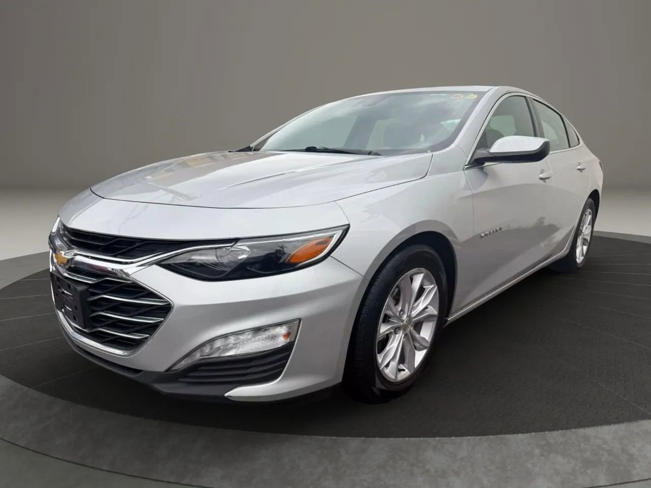 Used 2022 Chevrolet Malibu LT image 1