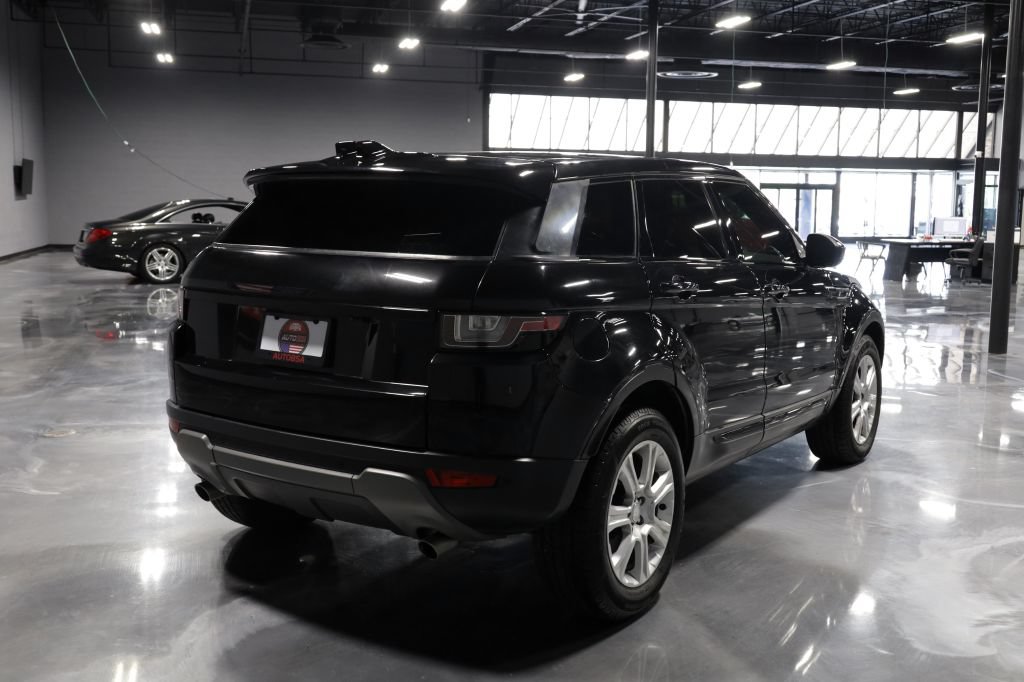 Used 2018 Land Rover Range Rover Evoque SE AWD/4WD image 7