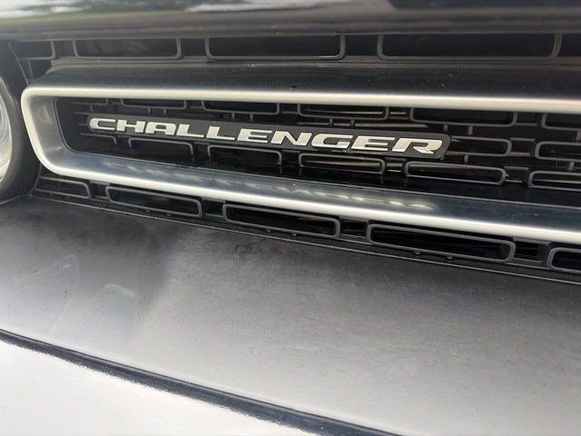 Used 2019 Dodge Challenger SXT RWD image 38