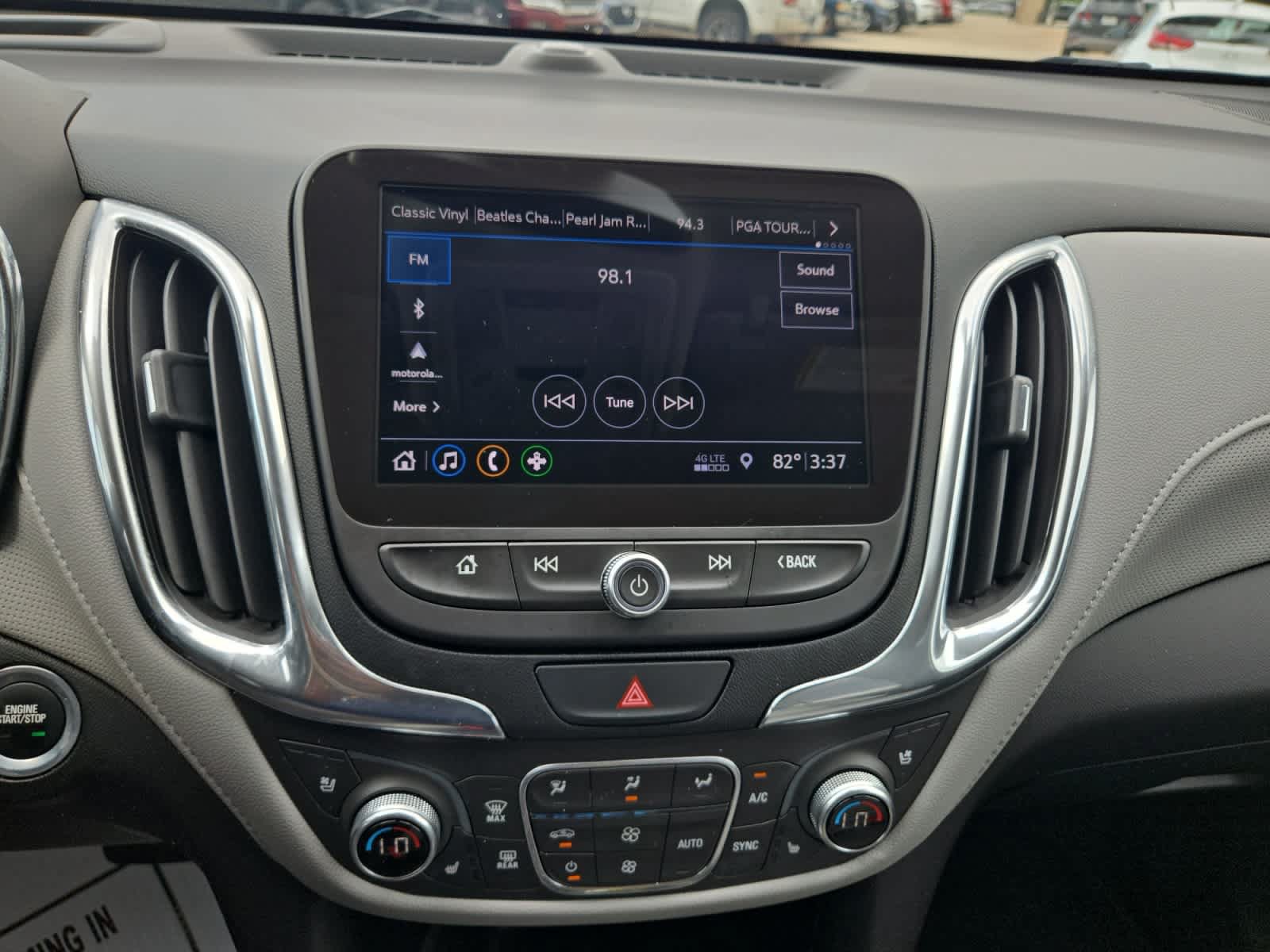 Used 2019 Chevrolet Equinox Premier FWD image 16