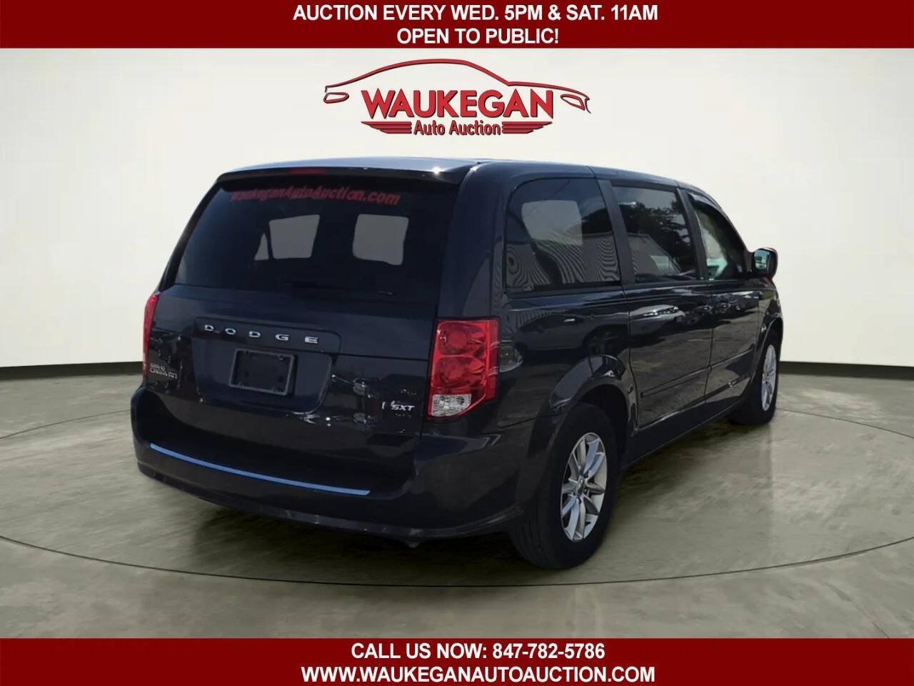 Used 2014 Dodge Grand Caravan SXT FWD image 3