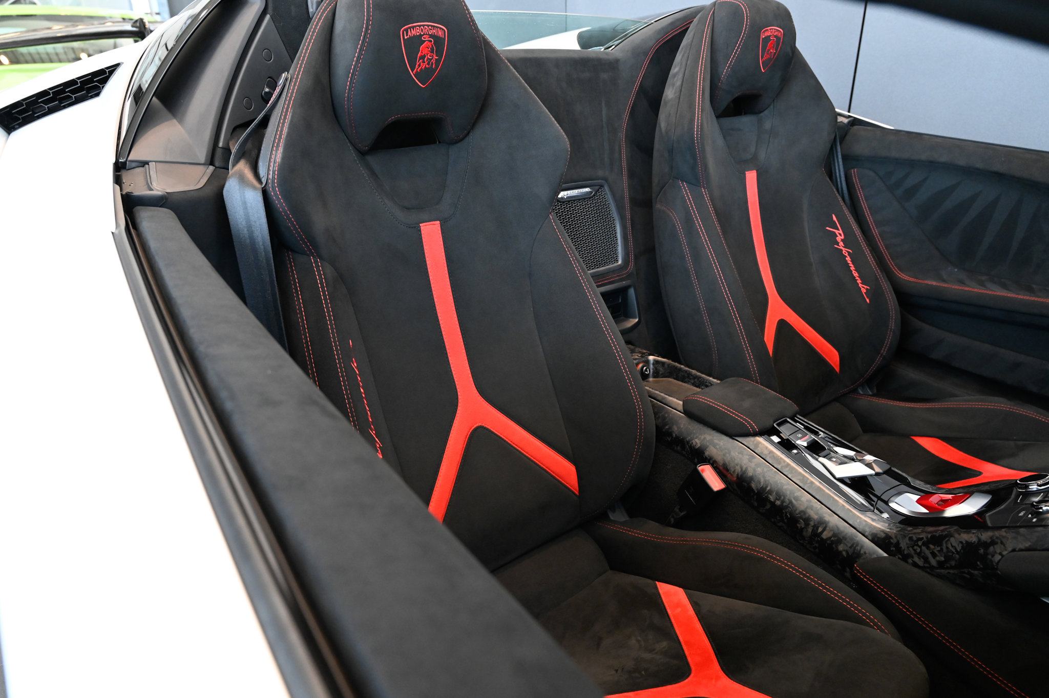 Used 2018 Lamborghini Huracan Performante image 55