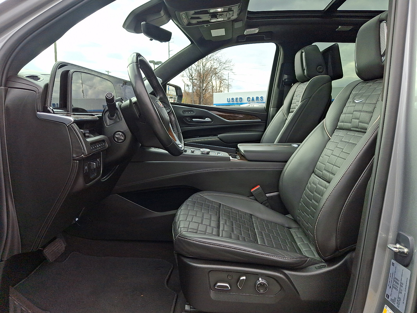 Used 2023 Cadillac Escalade Sport Platinum image 15