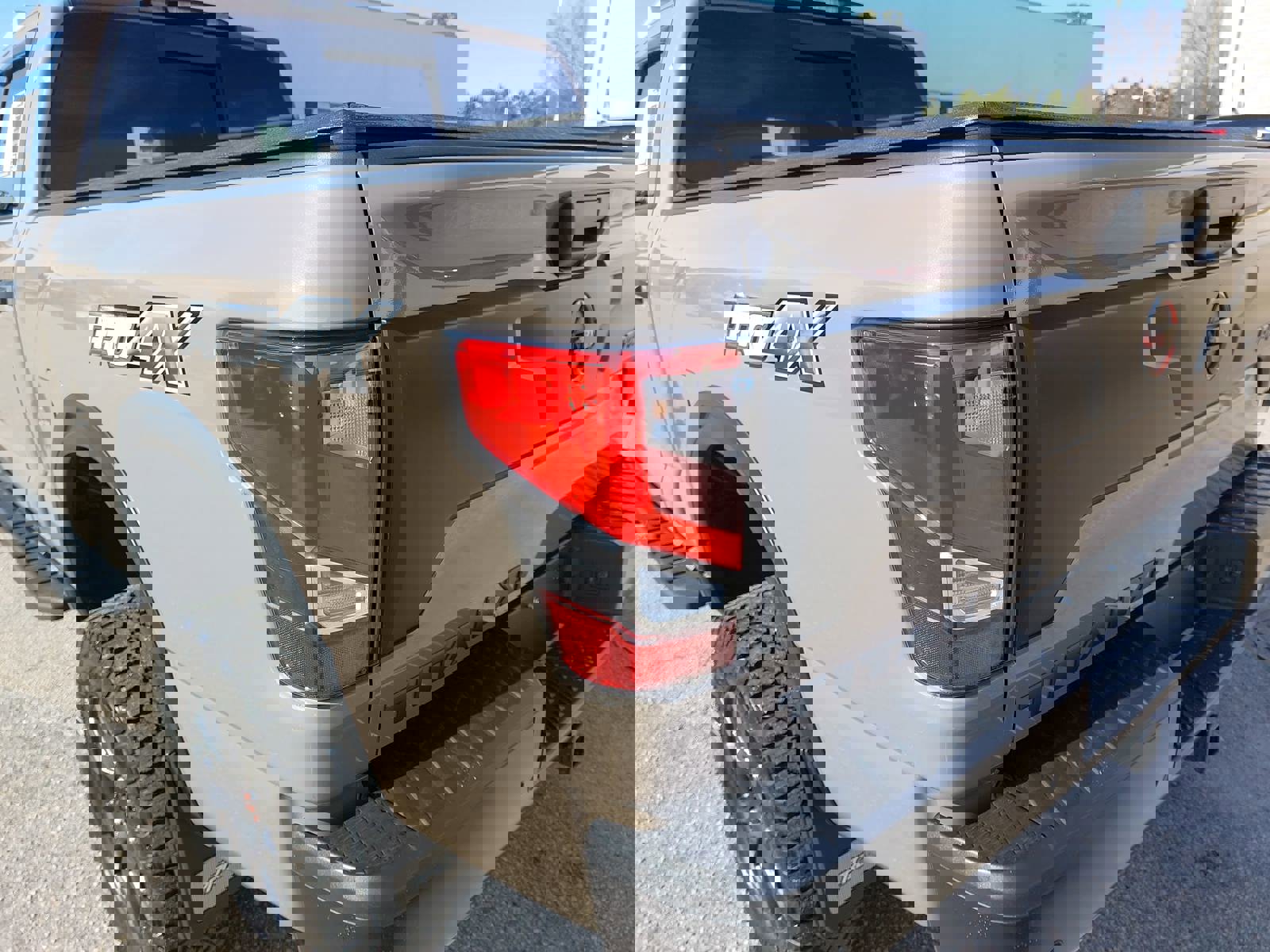 Used 2024 Nissan Titan PRO-4X image 34