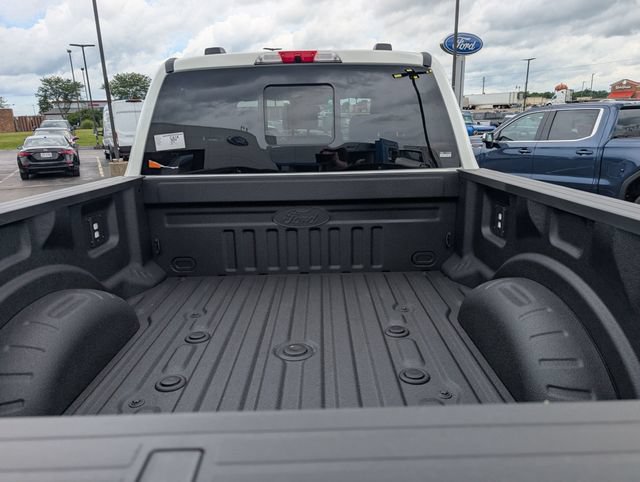 New 2026 Ford F250 Platinum w/ Tremor Off-Road Package AWD/4WD image 9