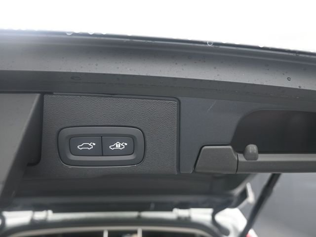 Used 2026 Volvo XC60 B5 Ultra w/ Protection Package Premier image 26