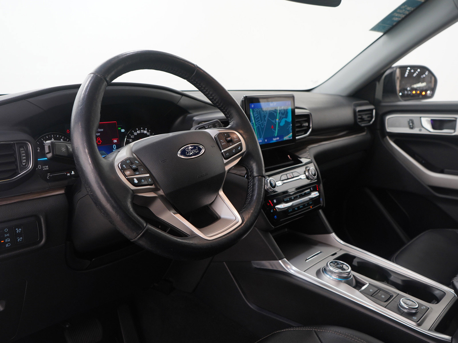 Used 2021 Ford Explorer Limited image 31