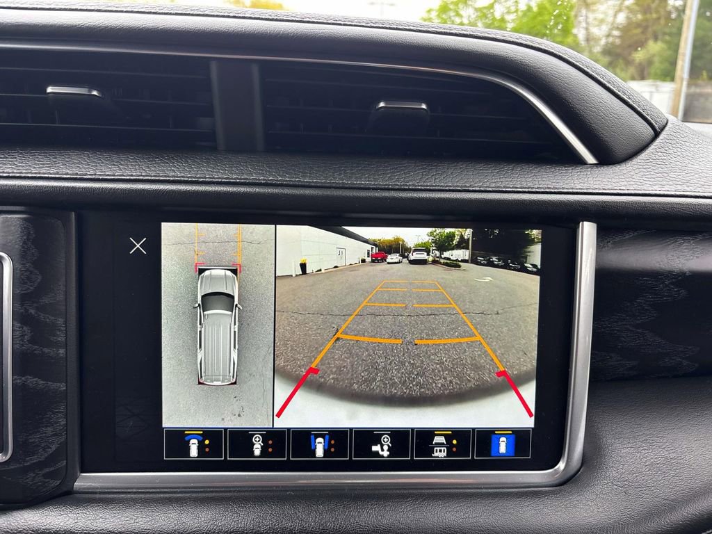 Used 2023 GMC Yukon XL Denali AWD/4WD image 32
