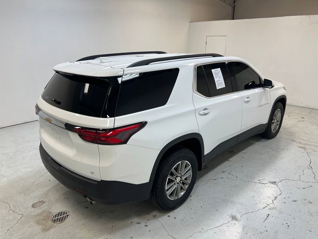 Used 2023 Chevrolet Traverse LT FWD image 3