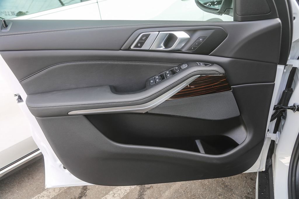 New 2026 BMW X5 sDrive40i w/ Parking Assistance Package RWD image 17