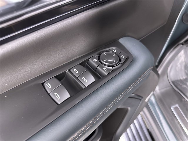 New 2026 GMC Yukon XL AT4 w/ AT4 Premium Package image 24