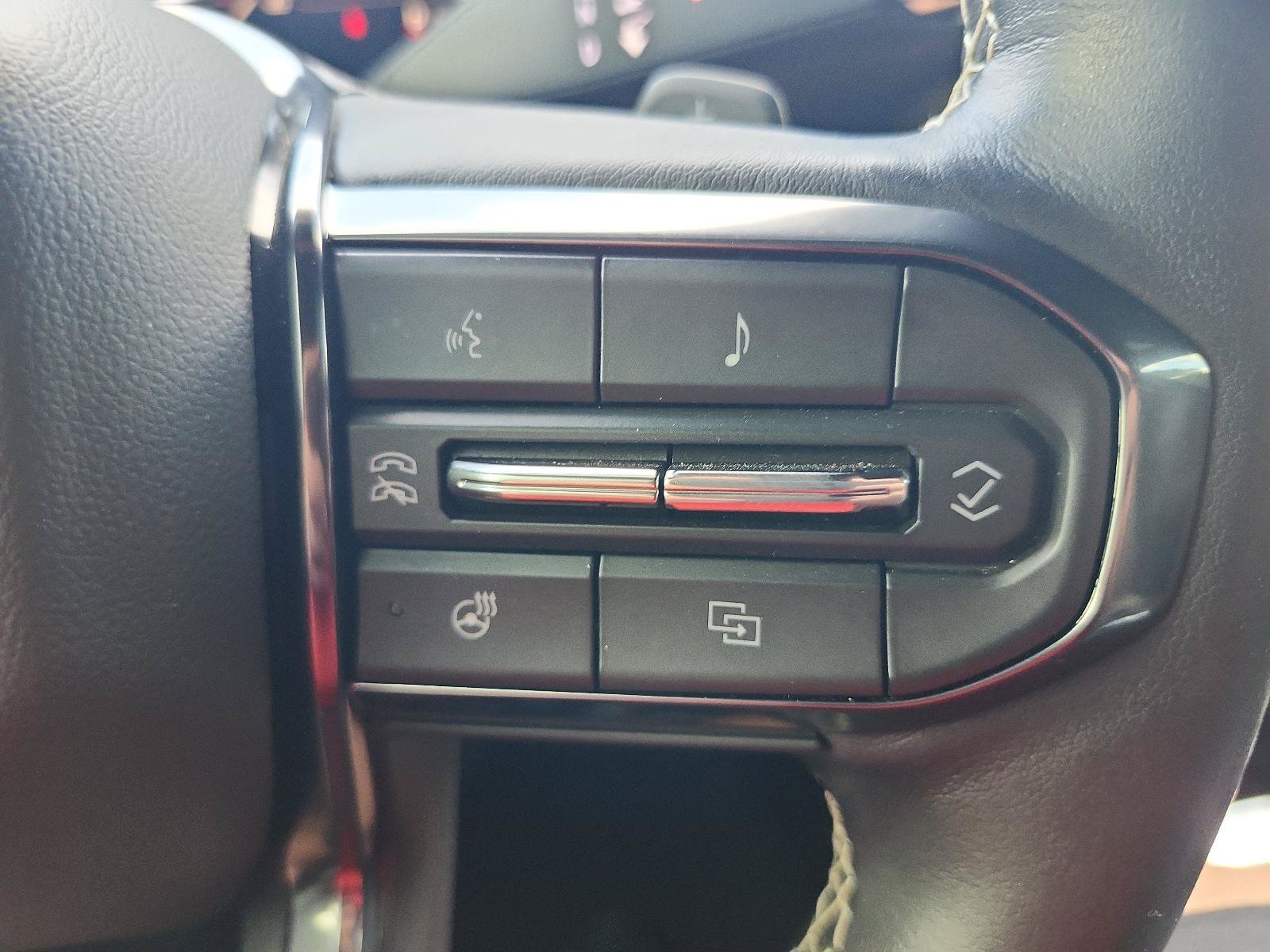 Certified 2025 GMC Yukon Denali Ultimate AWD/4WD image 29