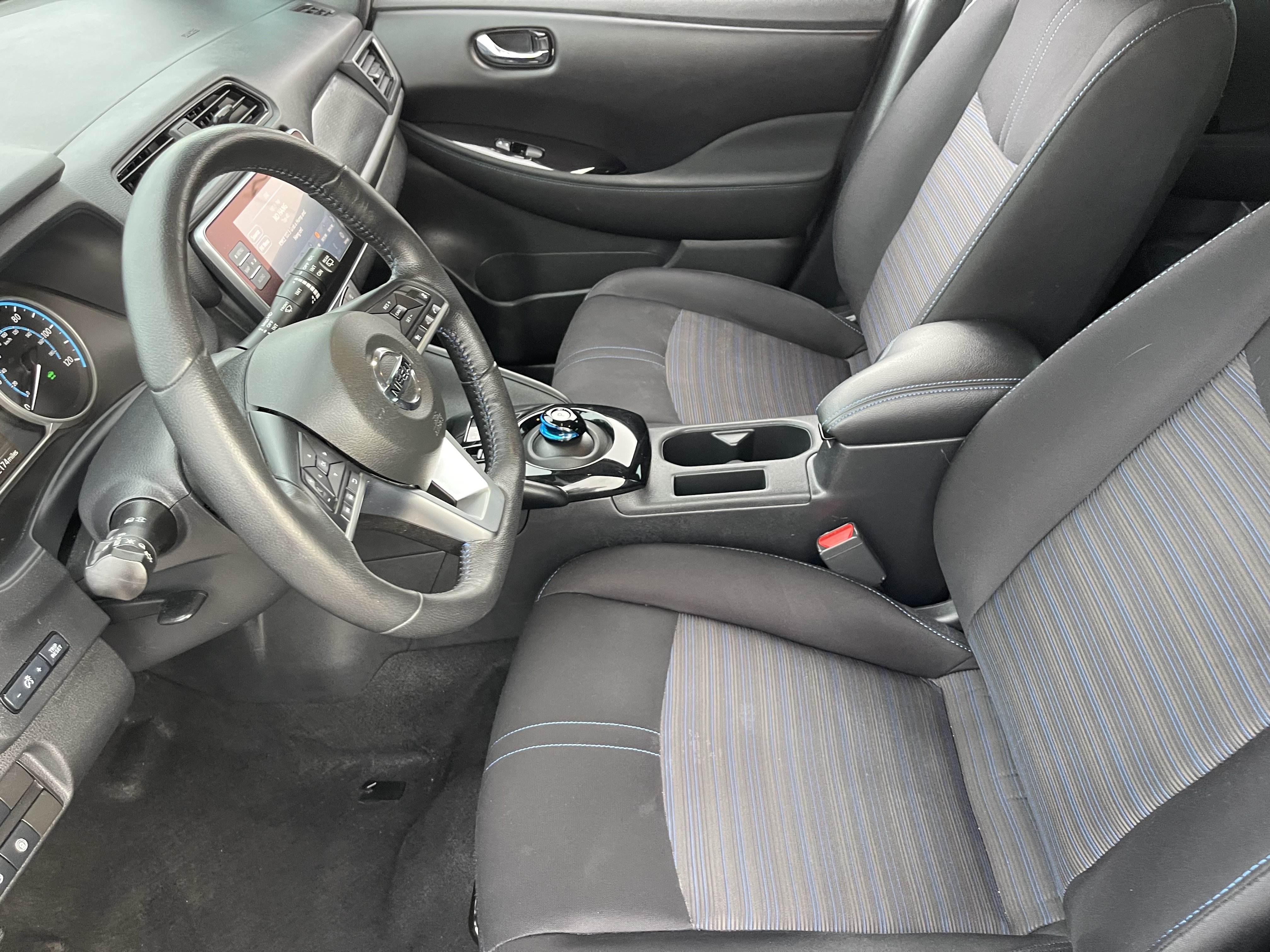 Used 2022 Nissan Leaf SV FWD image 18