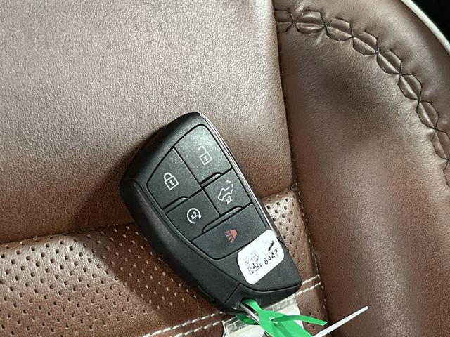 Used 2024 GMC Sierra 2500 Denali Ultimate w/ Snow Plow Prep/Camper Package image 31