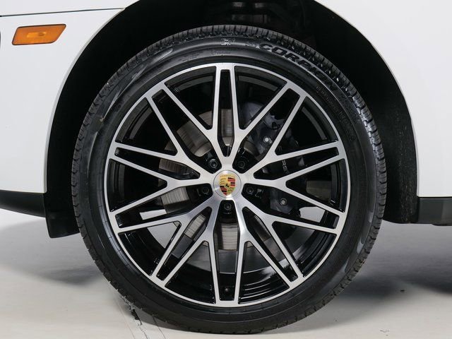 Certified 2026 Porsche Macan AWD/4WD image 34