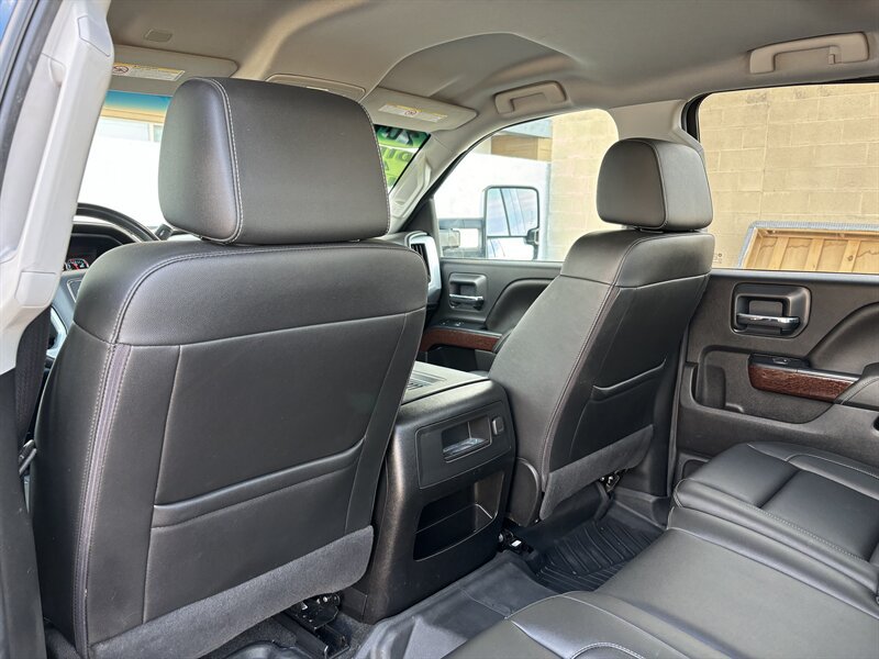 Used 2018 GMC Sierra 3500 SLT AWD/4WD image 27