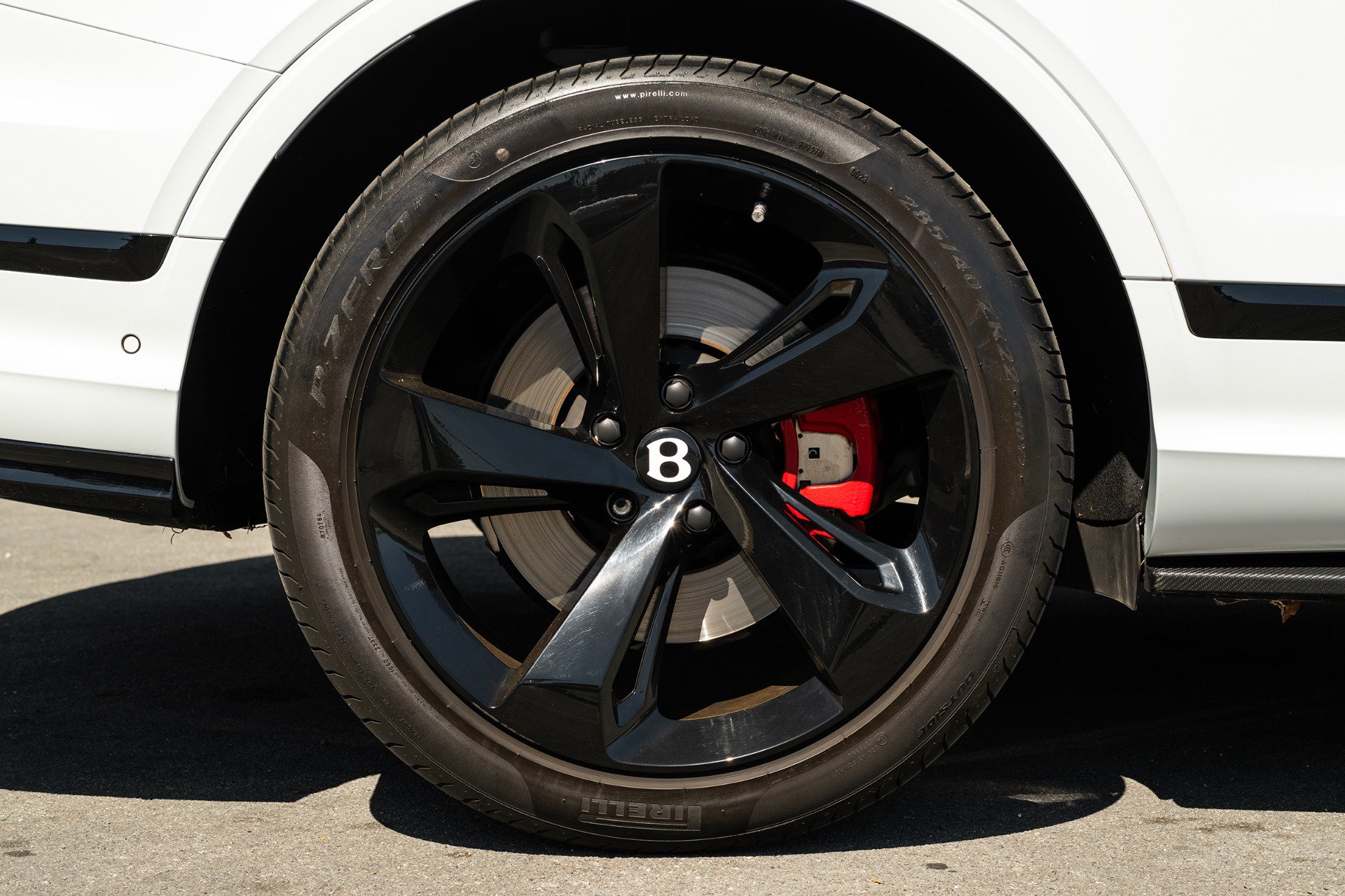 Used 2023 Bentley Bentayga Extended Wheelbase AWD/4WD image 17